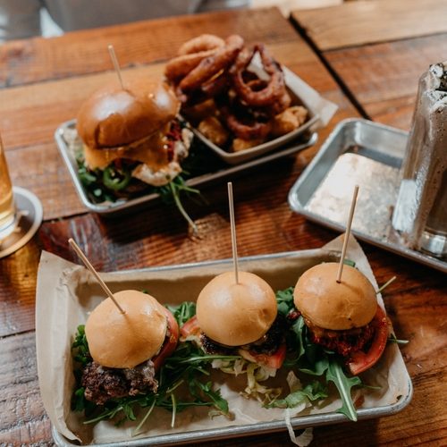 american-food-diner-burgers-sliders-beer-milk-shak-2024-12-06-10-28-01-utc